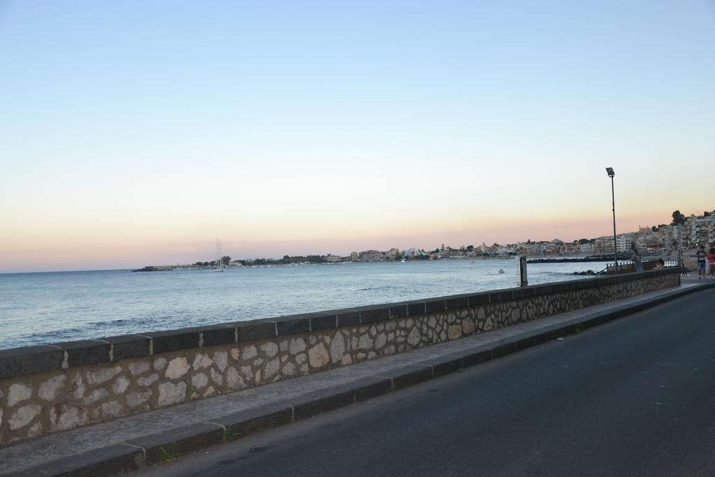 Casa Vacanza Sweet Home Giardini Naxos Exterior foto